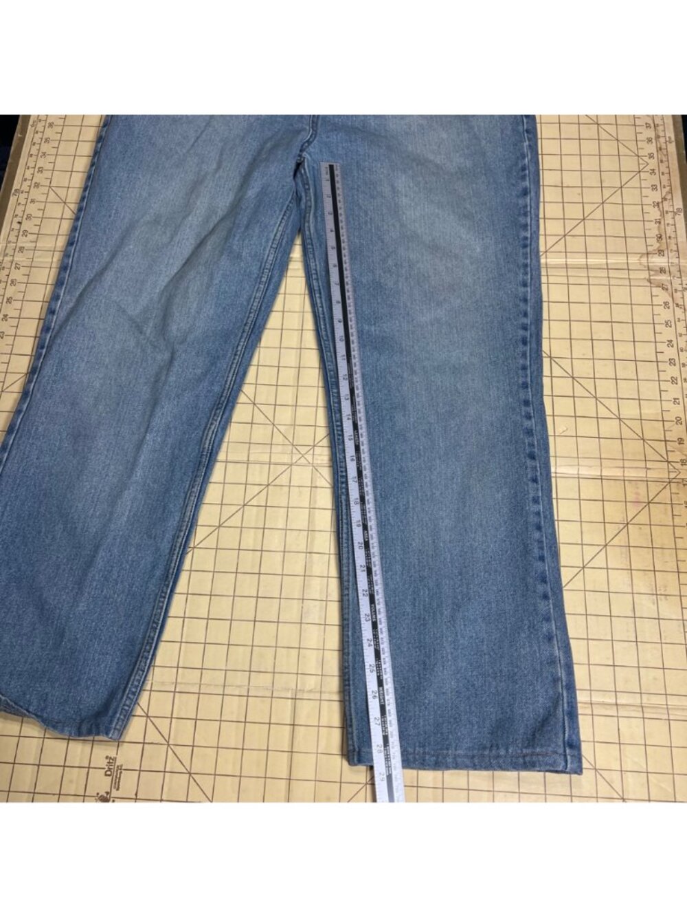 Steve & Barrys Relaxed Fit Mens Jeans 38x32 Light Wash 100% Cotton Casual Denim - Picture 3 of 5